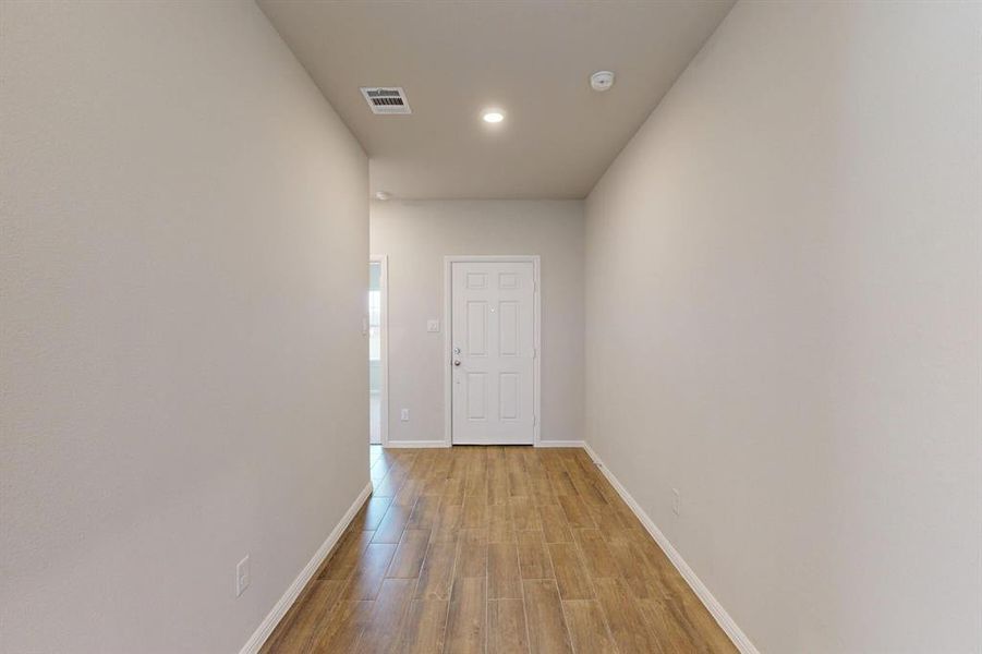 Spacious, unfurnished interior of a new home in Mobberly Farms, Pilot Point (Image 13).