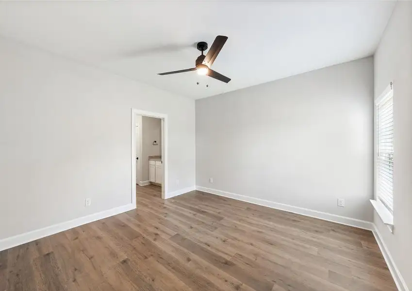 The master suite of the Rio Grande has a large bedroom, en-suite bathroom and walk-in closet. The master suite of the Rio Grande has a large bedroom, en-suite bathroom and walk-in closet.