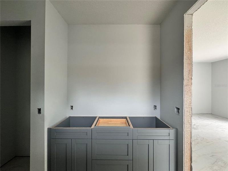 Spacious, unfurnished interior of a new home in , Ocala (Image 32).