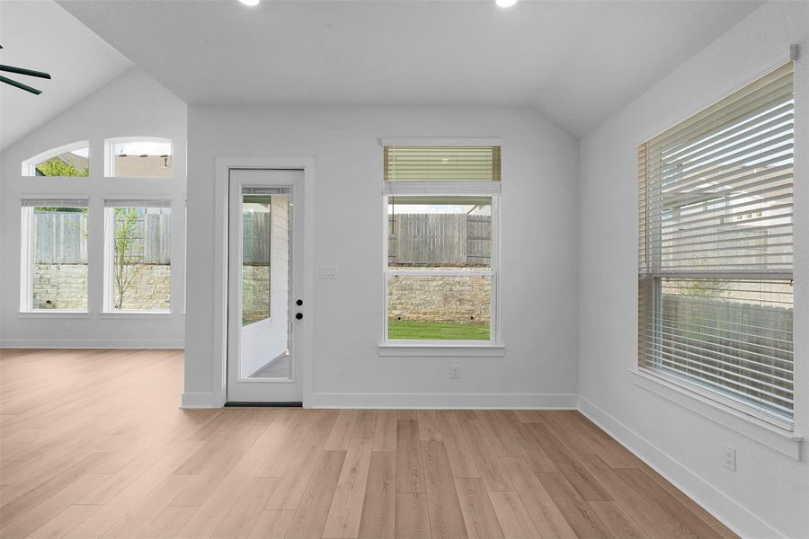 Spacious, unfurnished interior of a new home in Lariat, Liberty Hill (Image 20).