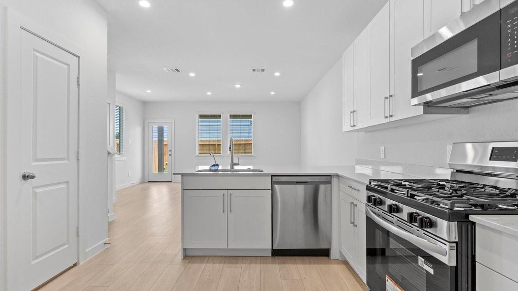 *Elevations, exterior/ interior colors, options, available upgrades that require an additional charge, and standard features will vary in each community and subject change without notice. Call for details. *Elevations, exterior/ interior colors, options, available upgrades that require an additional charge, and standard features will vary in each community and subject change without notice. Call for details.