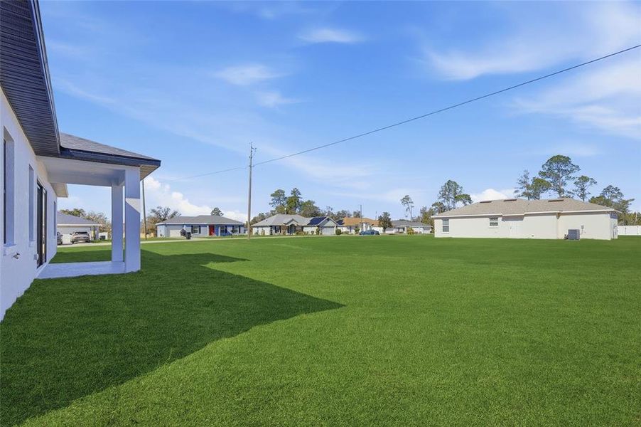 Exterior details and patio area of a home in , Ocklawaha (Image 26).
