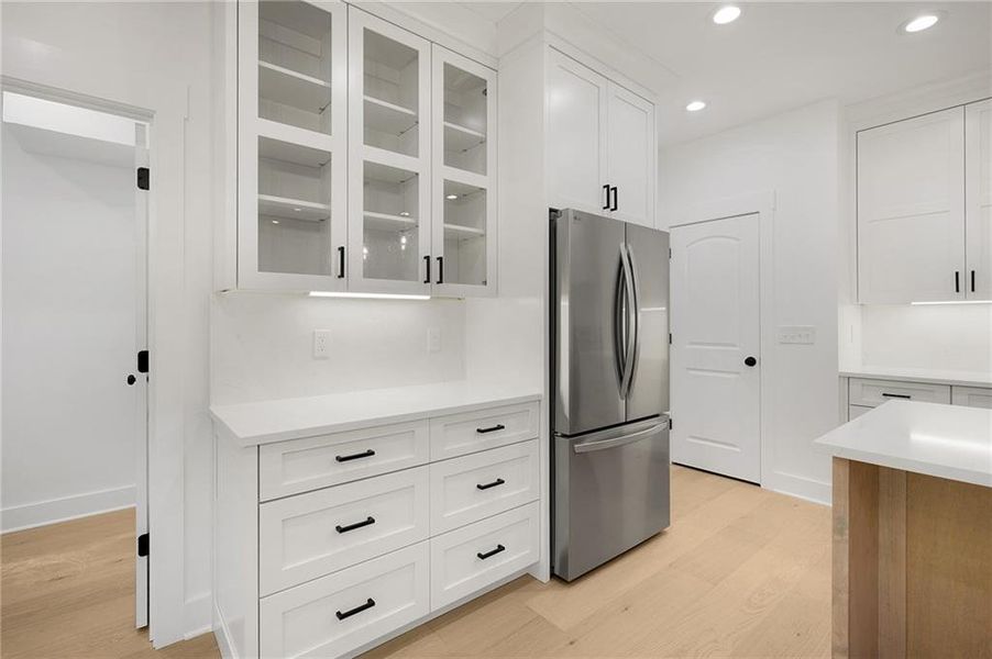 Furnished interior view inside a new home in , Calhoun (Image 9).