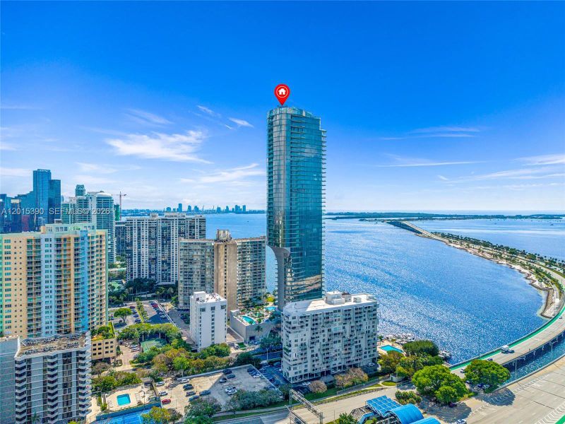 Condo located in Miami, FL showcasing its design and architecture (Image 49).
