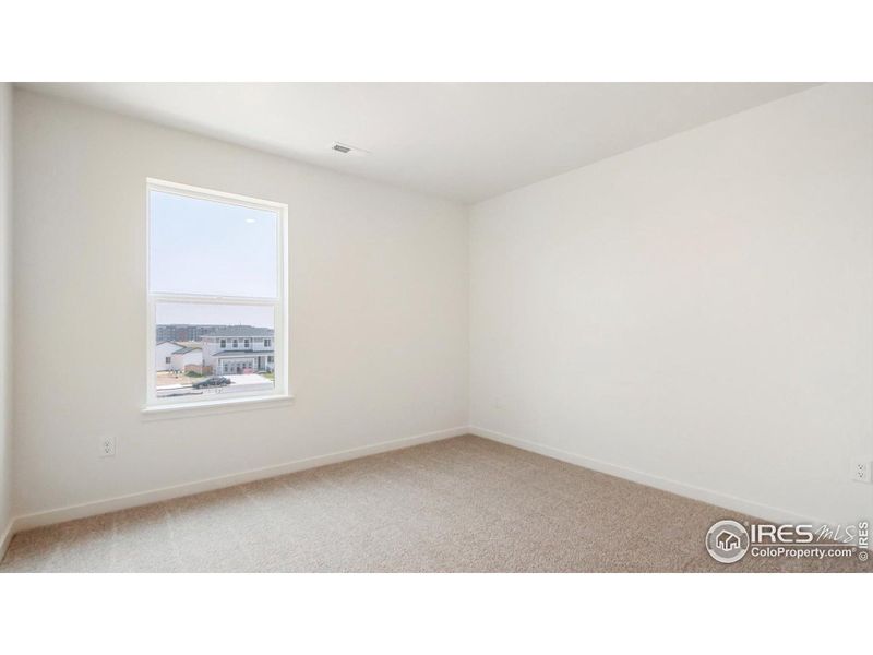 Spacious, unfurnished interior of a new home in Vantage, Berthoud (Image 13).