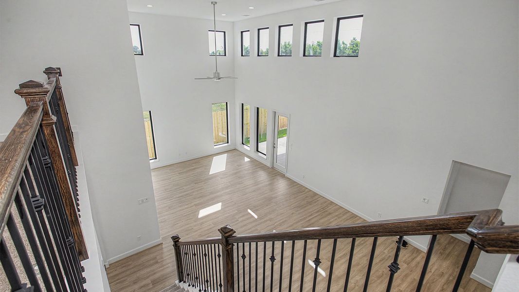Spacious, unfurnished interior of a new home in Sienna, Missouri City (Image 13).