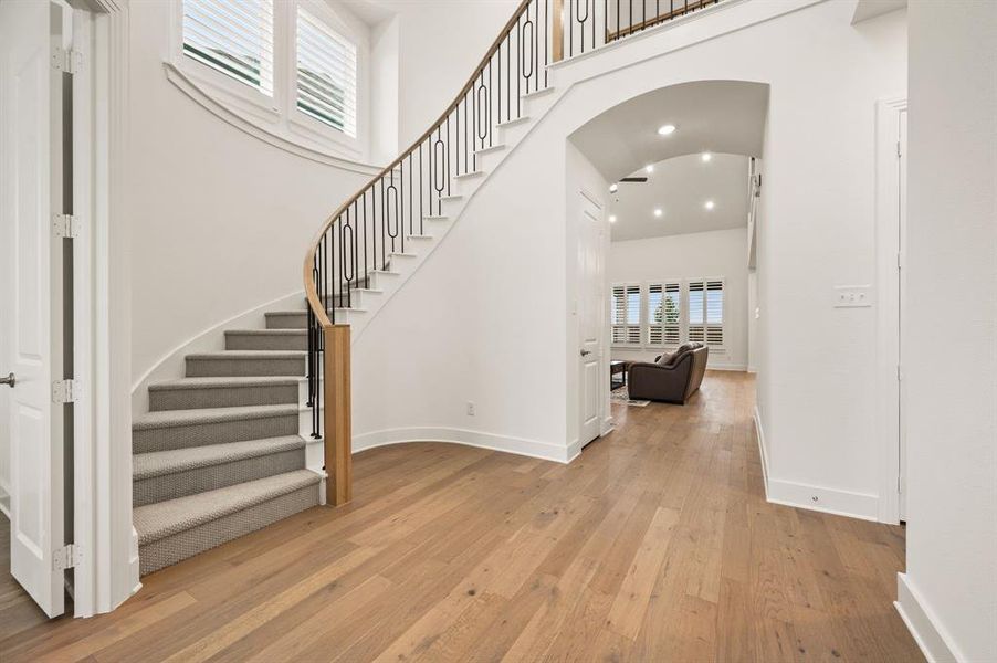 Spacious, unfurnished interior of a new home in Wildflower Ranch, Fort Worth (Image 31).