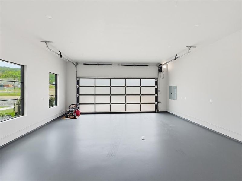 Spacious, unfurnished interior of a new home in , Graford (Image 28).