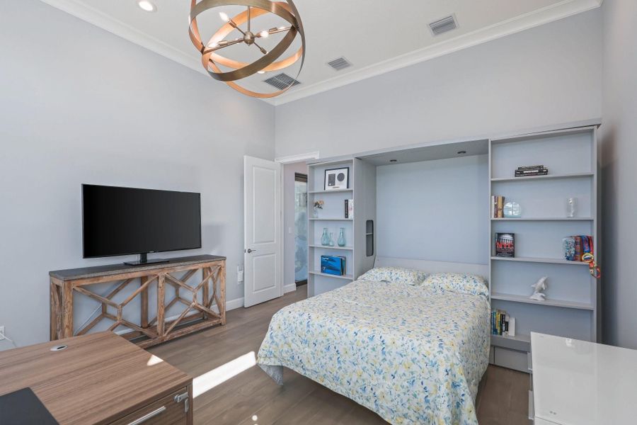 Built-in trundle bed