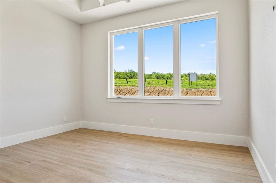 Spacious, unfurnished interior of a new home in , Ponder (Image 20).