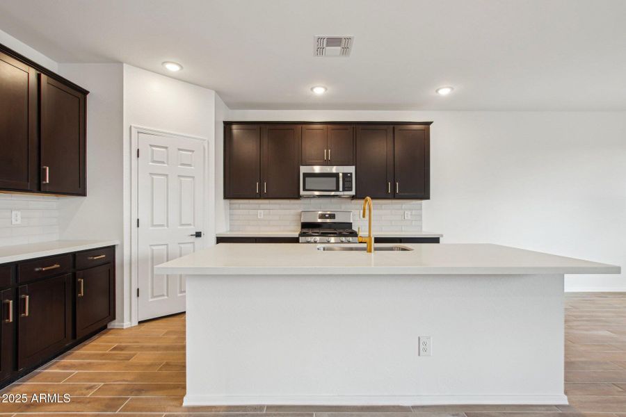 8-web-or-mls-W Old Timer Rd-05042025-008 8-web-or-mls-W Old Timer Rd-05042025-008