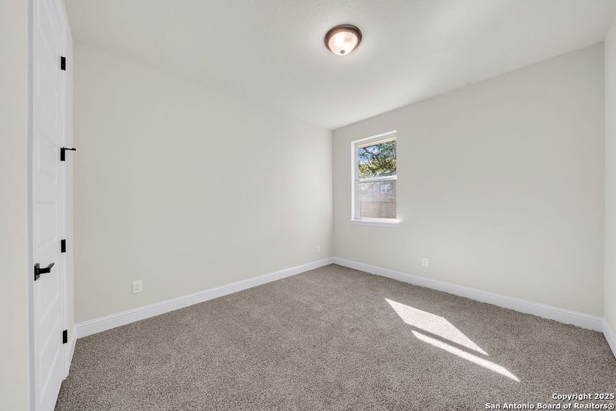 Spacious, unfurnished interior of a new home in Elkhorn Ridge, Fair Oaks Ranch (Image 14). Spacious, unfurnished interior of a new home in Elkhorn Ridge, Fair Oaks Ranch (Image 14).