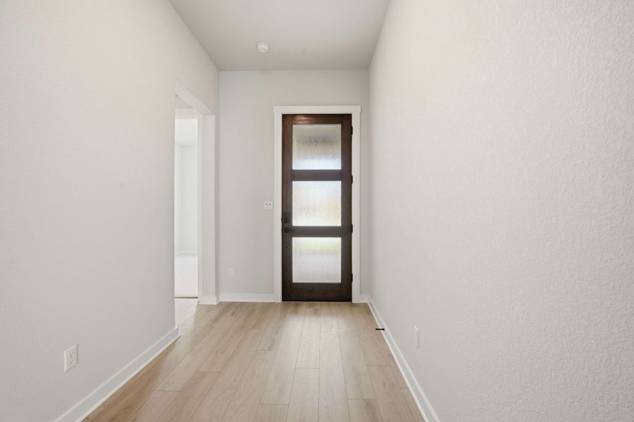 Spacious, unfurnished interior of a new home in Heritage, Dripping Springs (Image 18).