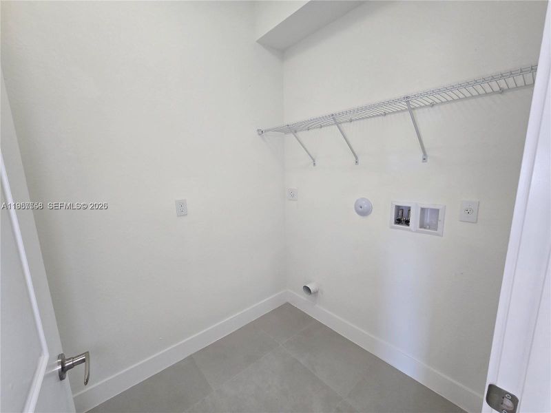 Spacious, unfurnished interior of a new home in , Homestead (Image 29).