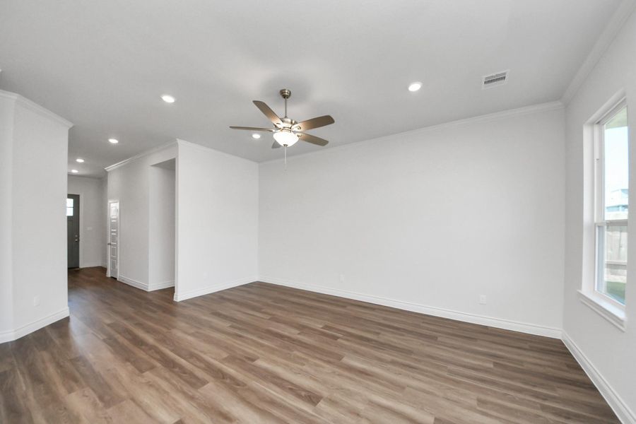 Spacious, unfurnished interior of a new home in Lexington Heights, Willis (Image 34).