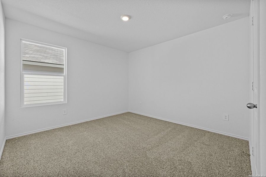 Spacious, unfurnished interior of a new home in Arroyo Ranch, Seguin (Image 13).