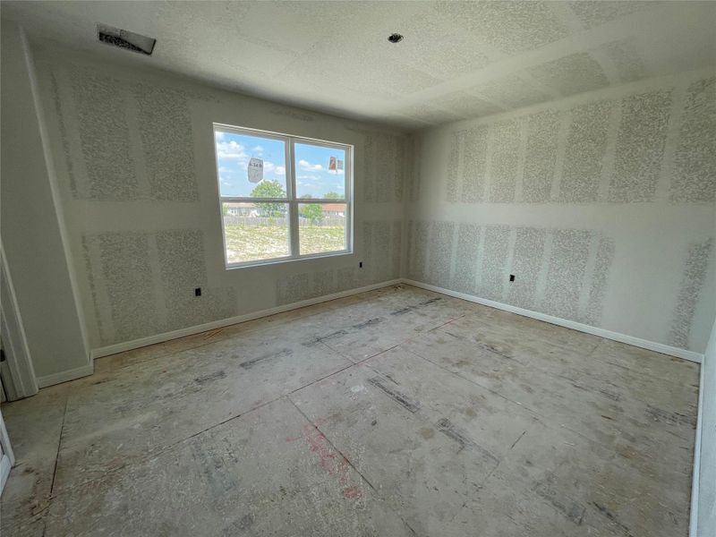 Spacious, unfurnished interior of a new home in Covered Bridge, Hutto (Image 22).