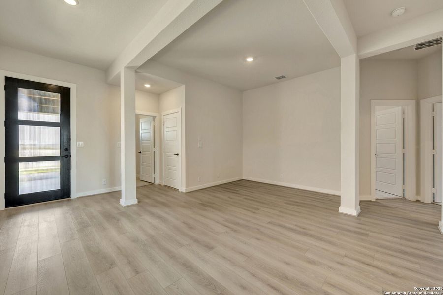 Spacious, unfurnished interior of a new home in , New Braunfels (Image 16). Spacious, unfurnished interior of a new home in , New Braunfels (Image 16).