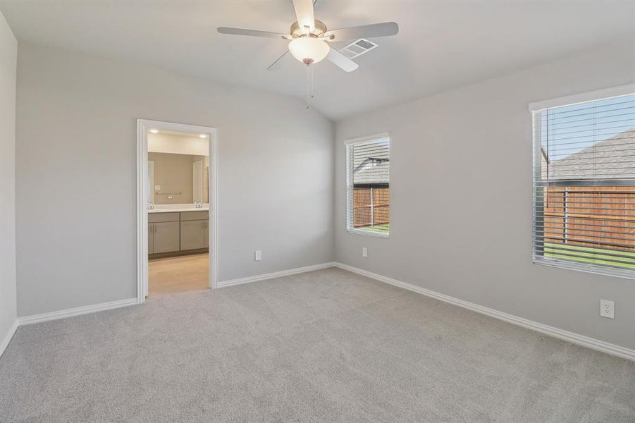 Spacious, unfurnished interior of a new home in Southridge - Signature Series, McKinney (Image 28). Spacious, unfurnished interior of a new home in Southridge - Signature Series, McKinney (Image 28).