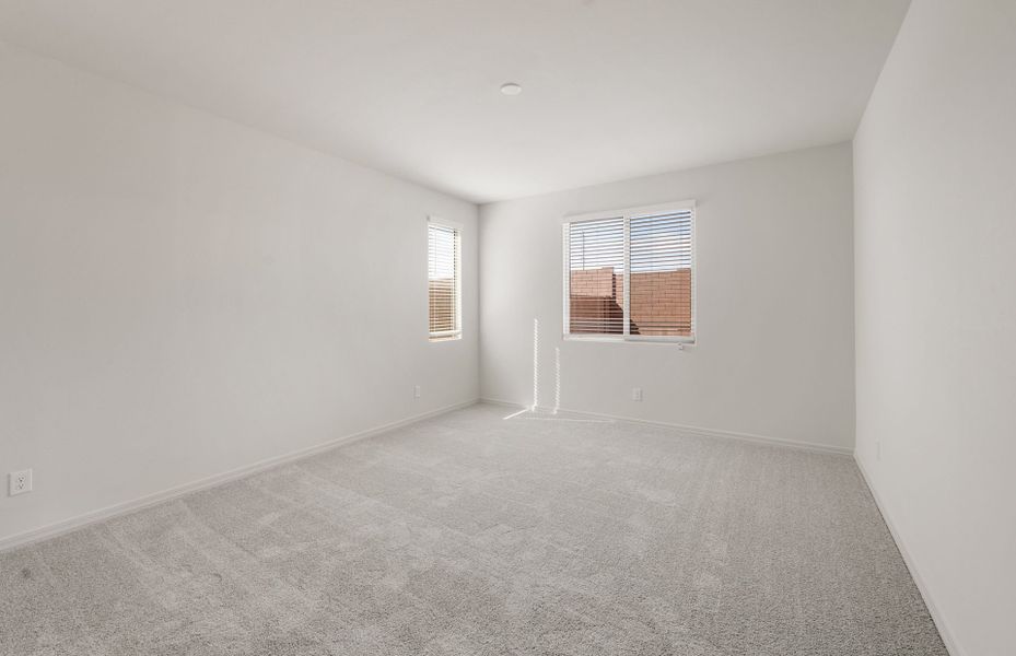 Spacious, unfurnished interior of a new home in Alamar, Avondale (Image 14).
