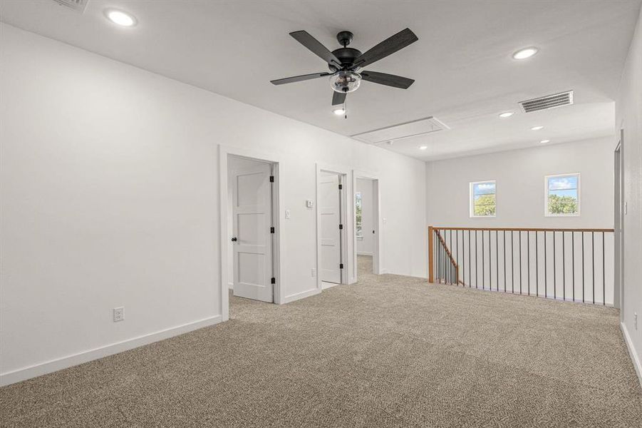 Spacious, unfurnished interior of a new home in , Aledo (Image 27).