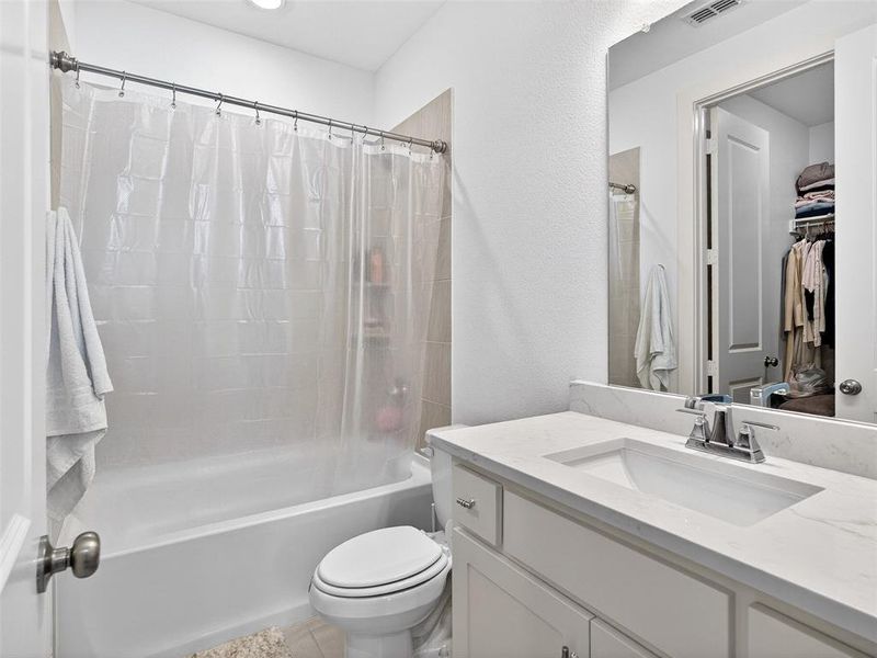 Furnished interior view inside a new home in , McKinney (Image 17).