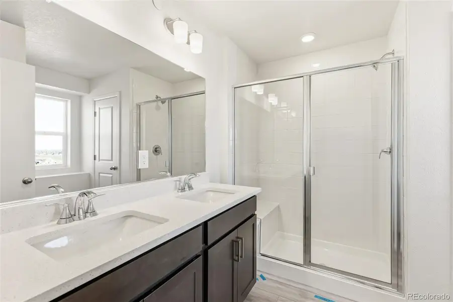 Furnished interior view inside a new home in Turnberry, Commerce City (Image 8).