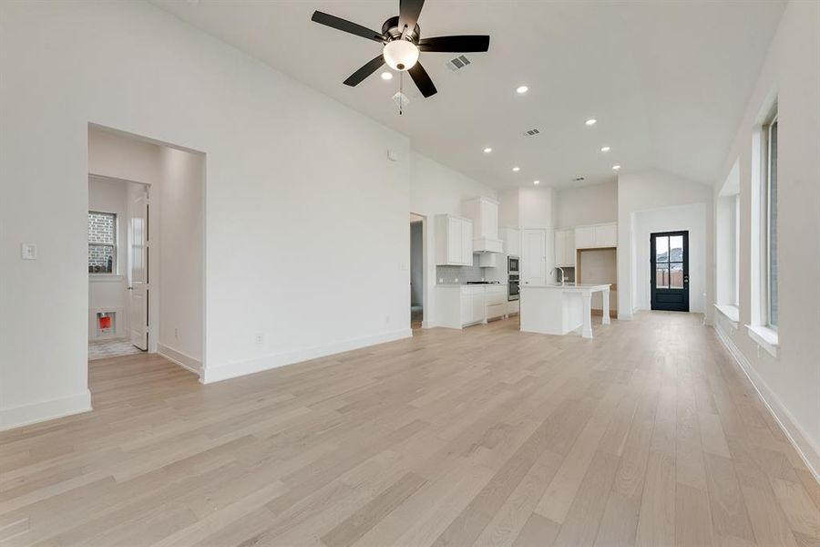 Spacious, unfurnished interior of a new home in Edgewater, Royse City (Image 19). Spacious, unfurnished interior of a new home in Edgewater, Royse City (Image 19).