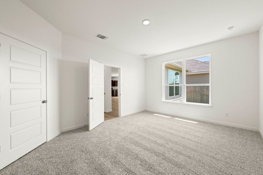 Spacious, unfurnished interior of a new home in The Village at Elm Creek, Troy (Image 10). Spacious, unfurnished interior of a new home in The Village at Elm Creek, Troy (Image 10).