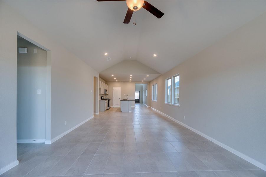 Spacious, unfurnished interior of a new home in Aldeana - Tejas Collection, Bonney (Image 21).