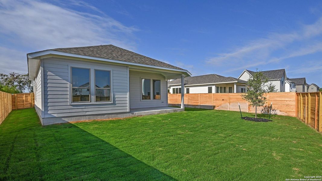 Exterior details and patio area of a home in Solms Landing 45', New Braunfels (Image 14).