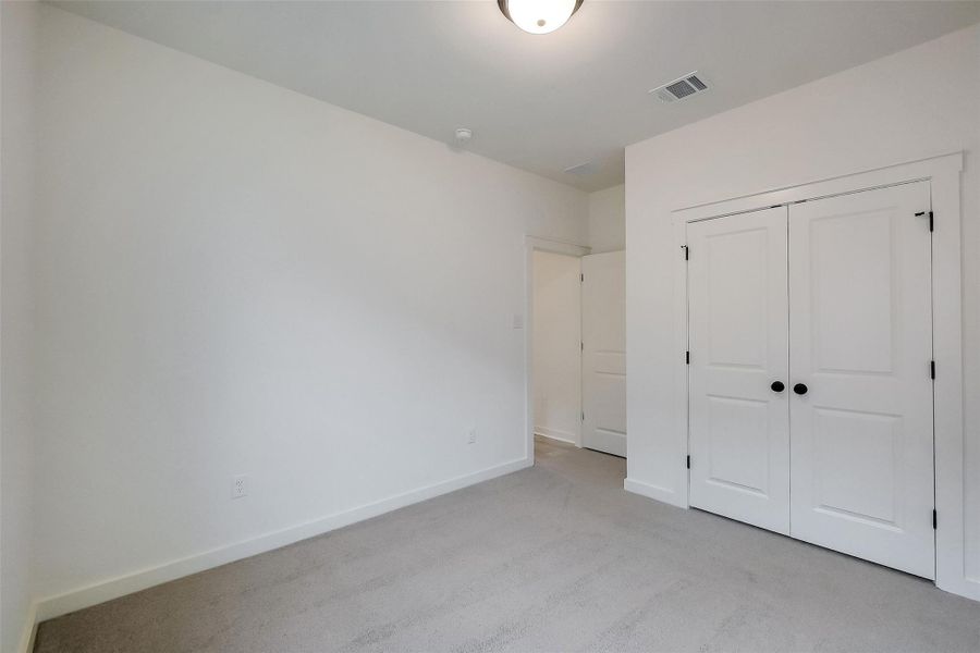 Spacious, unfurnished interior of a new home in Aldeana, Bonney (Image 28).