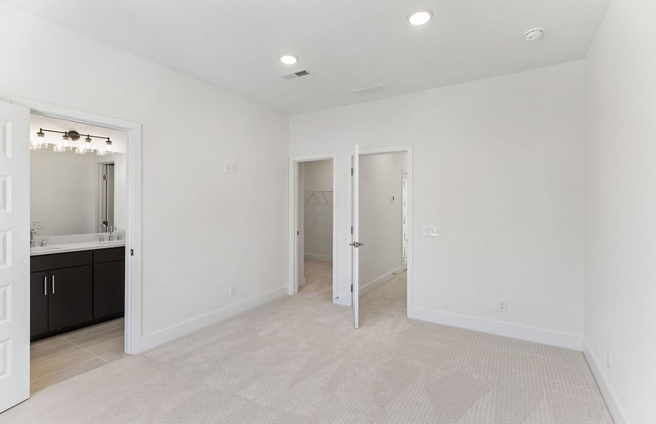 Spacious, unfurnished interior of a new home in Skyline, Nashville (Image 24).