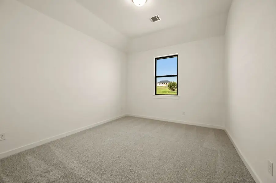 Spacious, unfurnished interior of a new home in Gatlin Ranch, Springtown (Image 26).