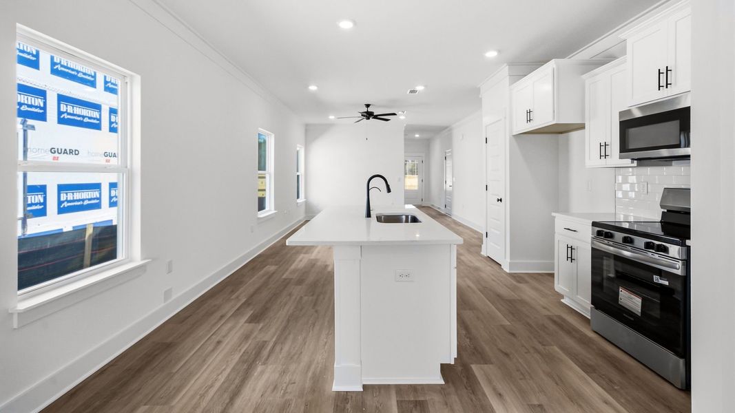 Furnished interior view inside a new home in Colonial East, Panama City Beach (Image 7).