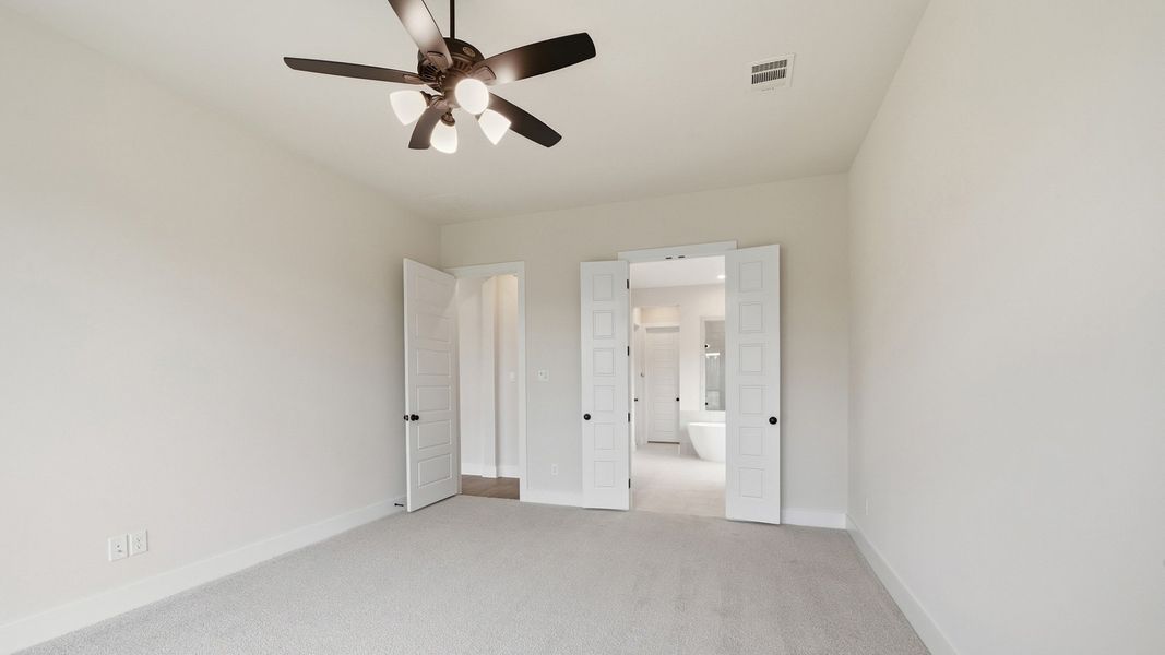 Spacious, unfurnished interior of a new home in The Parks at Wilson Creek, Celina (Image 18).
