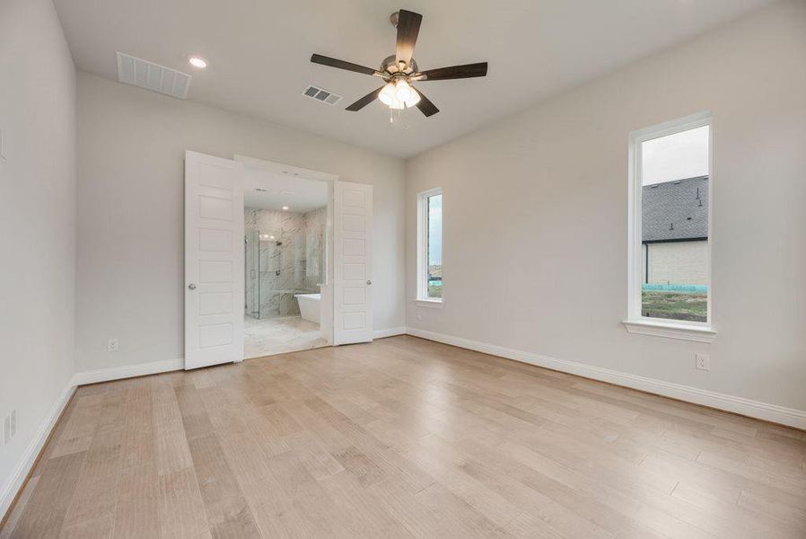 Spacious, unfurnished interior of a new home in Monterra, Fate (Image 21).