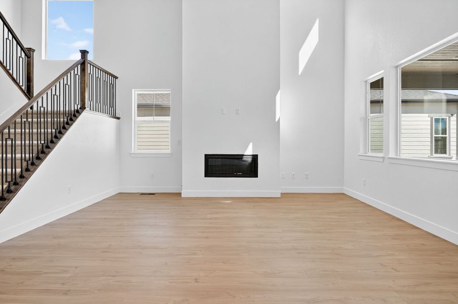 Spacious, unfurnished interior of a new home in Macanta, Castle Rock (Image 18).