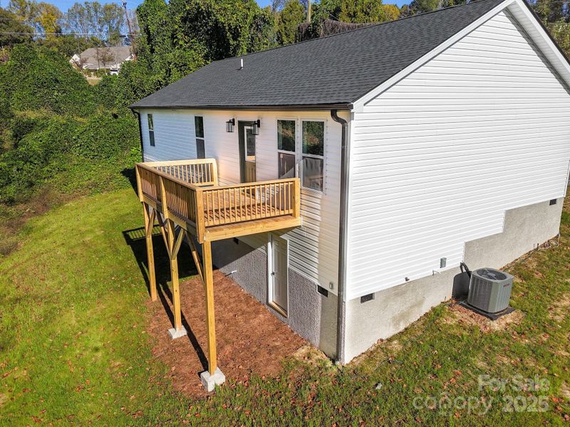 Exterior details and patio area of a home in , Marion (Image 20).