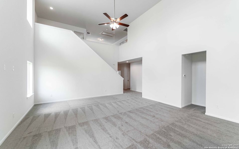Spacious, unfurnished interior of a new home in Hennersby Hollow, San Antonio (Image 8). Spacious, unfurnished interior of a new home in Hennersby Hollow, San Antonio (Image 8).