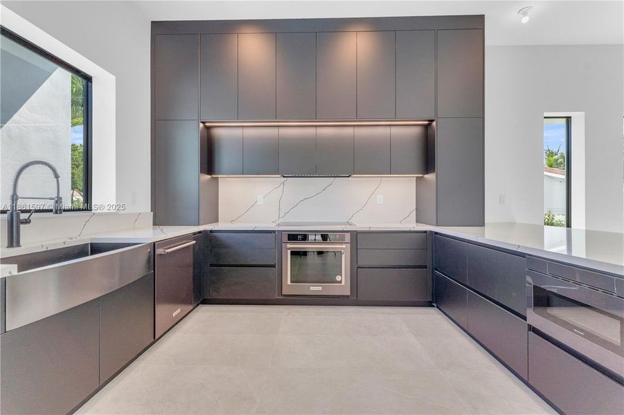 Furnished interior view inside a new home in , Pompano Beach (Image 9).