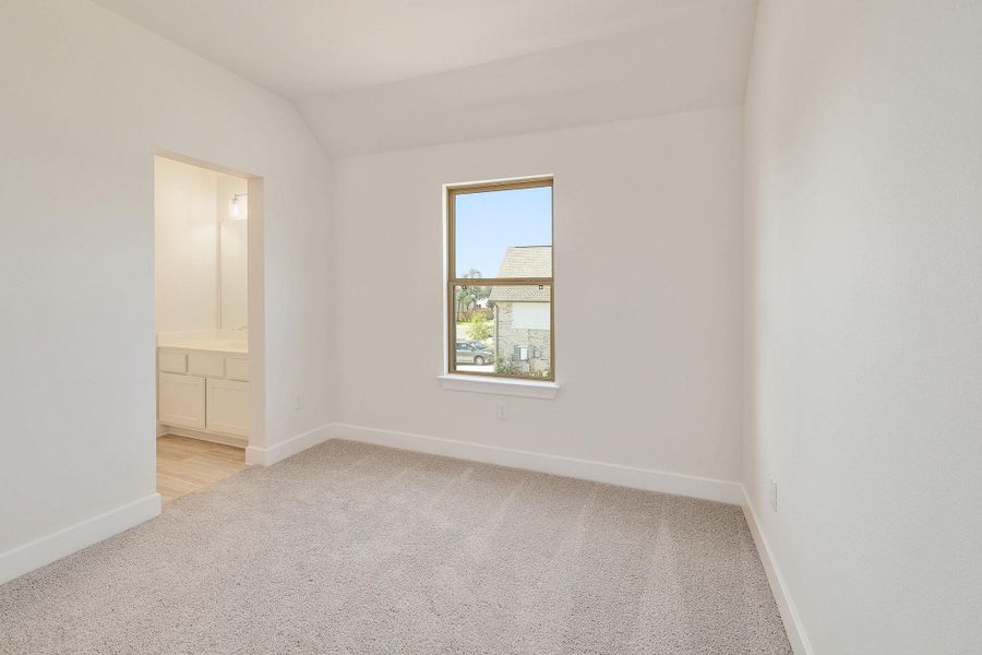 Spacious, unfurnished interior of a new home in Parmer Ranch - 60', Georgetown (Image 15).