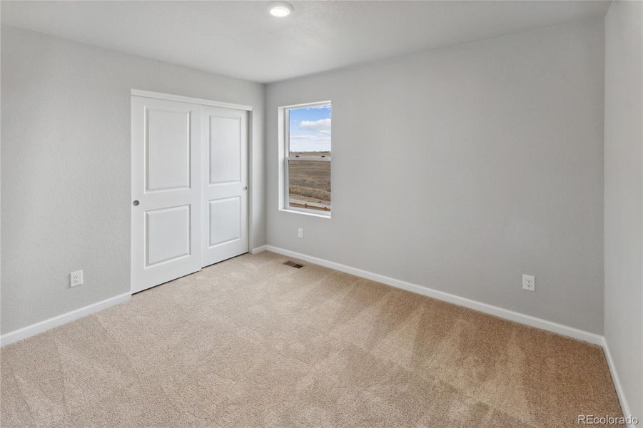 Spacious, unfurnished interior of a new home in Cottonwood Greens, Fort Lupton (Image 15).