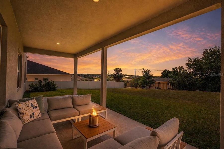 Exterior details and patio area of a home in Bella Terra, Clermont (Image 4).