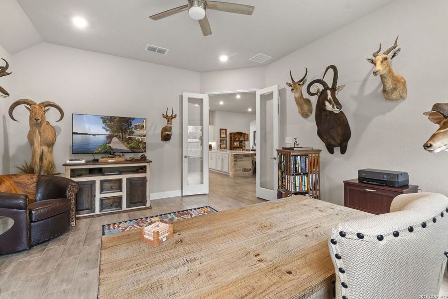 Furnished interior view inside a new home in Elkhorn Ridge, Boerne (Image 9).