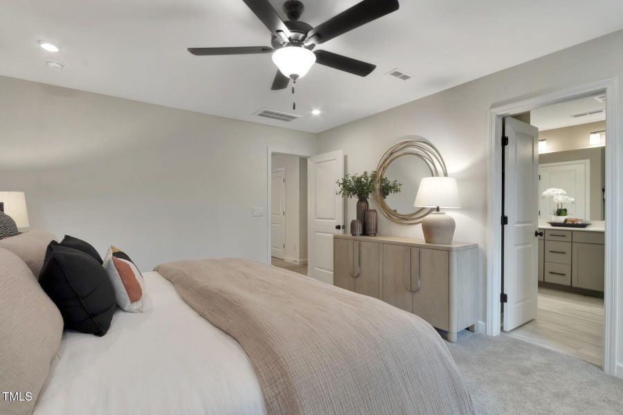 Sierra Primary Bedroom (4)