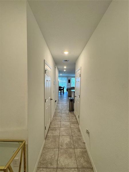 Spacious, unfurnished interior of a new home in , Orlando (Image 16).