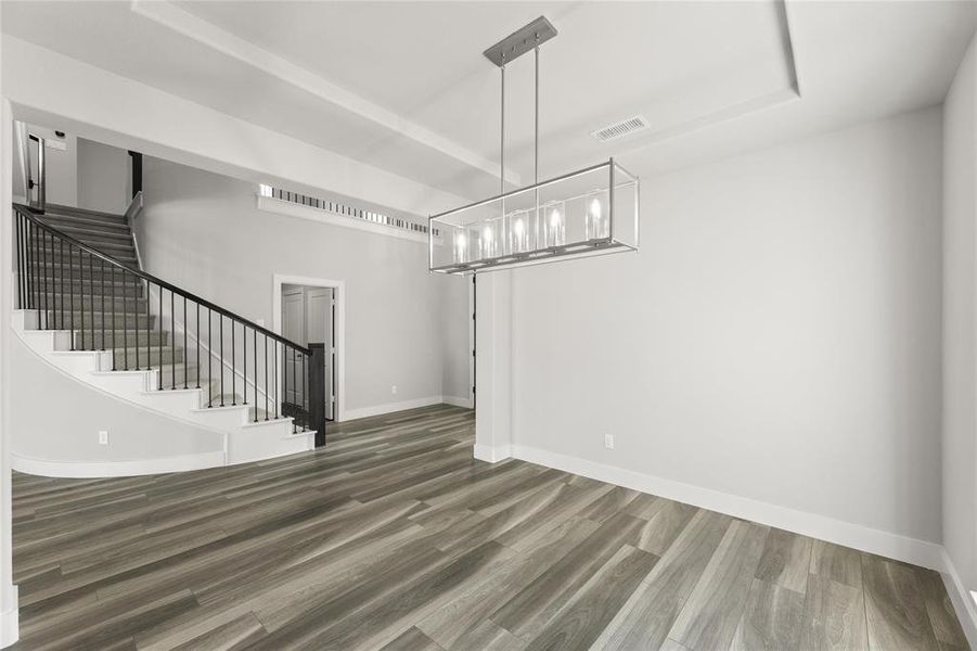 6221 Shasta Dining 2 6221 Shasta Dining 2