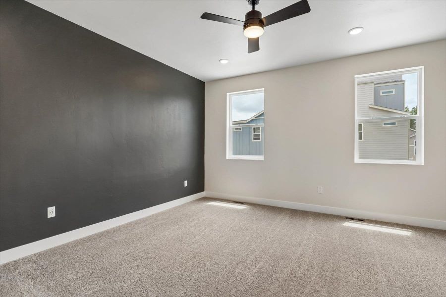 Spacious, unfurnished interior of a new home in Pony Park, Colorado Springs (Image 20).