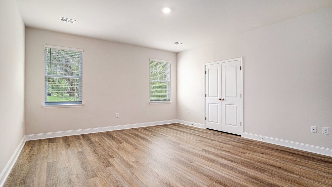 Spacious, unfurnished interior of a new home in Shell Pointe, Gilbert (Image 20). Spacious, unfurnished interior of a new home in Shell Pointe, Gilbert (Image 20).